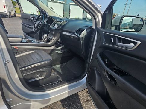 Used 2017 Ford Edge SEL w/ Equipment Group 201A AWD/4WD image 27