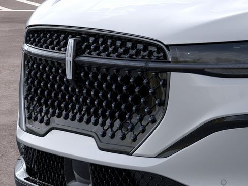 New 2026 Lincoln Nautilus Reserve AWD/4WD image 17