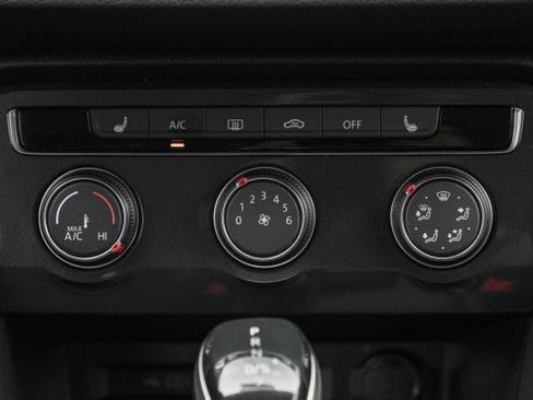 Used 2022 Volkswagen Tiguan S image 12