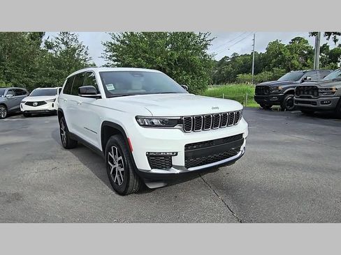 Used 2025 Jeep Grand Cherokee L Limited AWD/4WD image 39