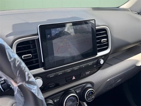 New 2025 Hyundai Venue SEL image 17