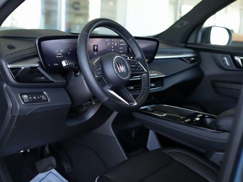 Used 2025 Buick Enclave Preferred image 9