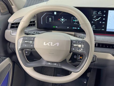 Used 2024 Kia EV9 Land image 20