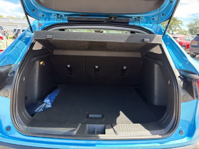 New 2026 Chevrolet Trax LT w/ Midnight Edition FWD image 11
