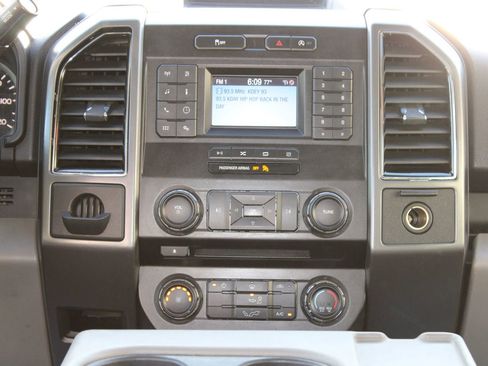 Used 2018 Ford F150 XLT image 25