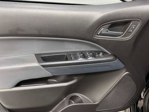 Used 2018 Chevrolet Colorado Z71 w/ Z71 Midnight Edition image 15