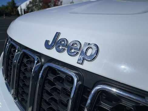 Used 2021 Jeep Grand Cherokee Laredo image 30