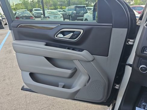 Used 2022 GMC Yukon XL SLE w/ Gmc Pro Safety Plus Package RWD image 32