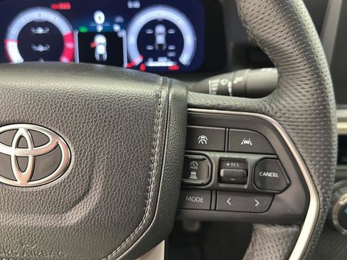 Used 2025 Toyota Tacoma TRD Off-Road AWD/4WD image 19