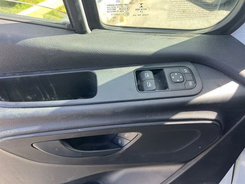 Used 2021 Mercedes-Benz Sprinter 2500 image 13