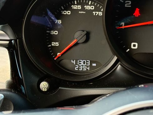 Used 2020 Porsche Macan AWD/4WD image 19