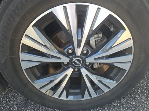 Certified 2023 Nissan Rogue SV AWD/4WD image 11