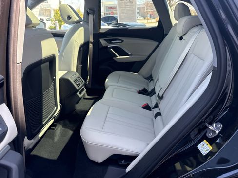 Used 2025 Audi Q5 Premium Plus w/ Premium Plus AWD/4WD image 18