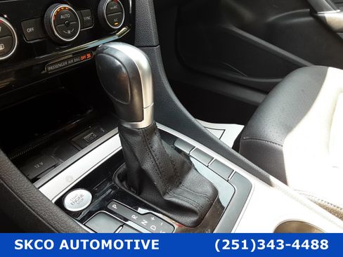 Used 2020 Volkswagen Passat 2.0T SE image 23