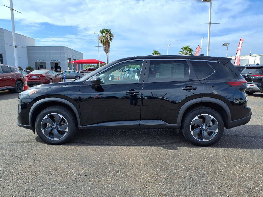 Used 2024 Nissan Rogue SV AWD/4WD image 5