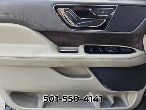 Used 2024 Lincoln Navigator Premiere AWD/4WD image 38