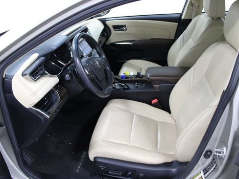 Used 2014 Toyota Avalon Limited FWD image 16