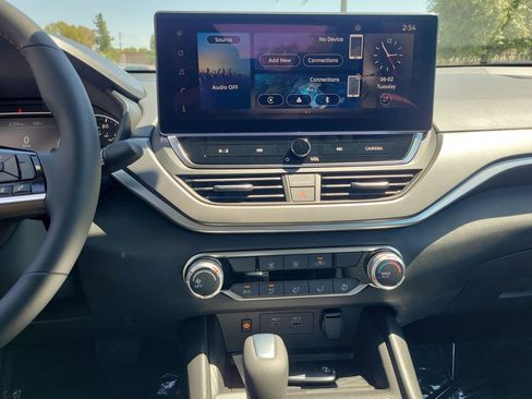 New 2026 Nissan Altima 2.5 SR FWD image 9