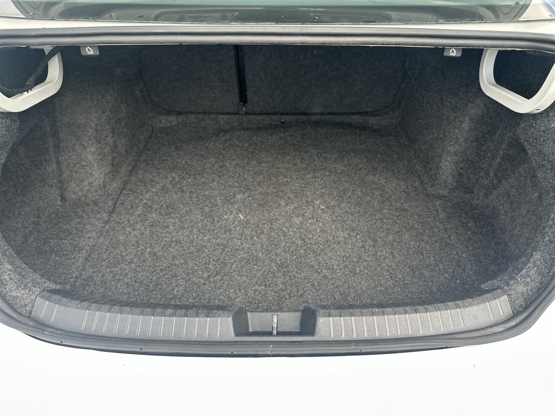 Used 2025 Volkswagen Jetta Sport FWD image 30