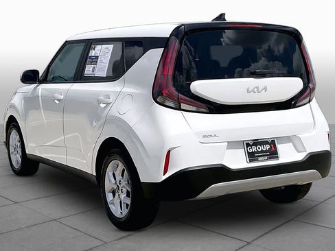 Used 2023 Kia Soul LX w/ LX Technology Package FWD image 12