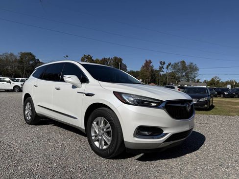 Used 2018 Buick Enclave Essence w/ Trailering Package image 4