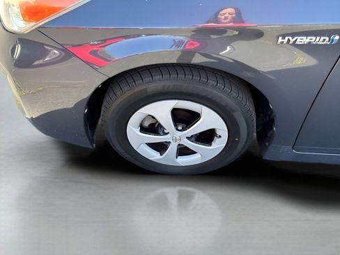 Used 2015 Toyota Prius Two FWD image 17