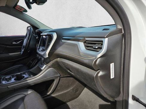 Used 2023 GMC Acadia SLT image 27