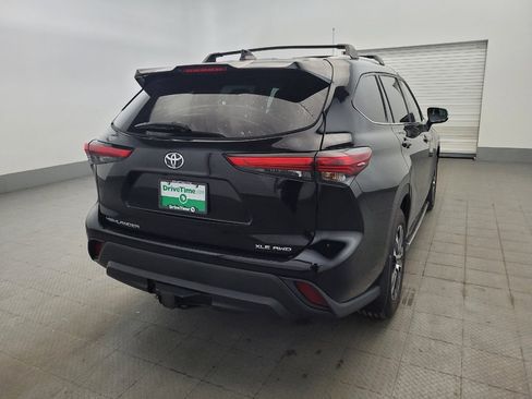 Used 2022 Toyota Highlander XLE AWD/4WD image 7