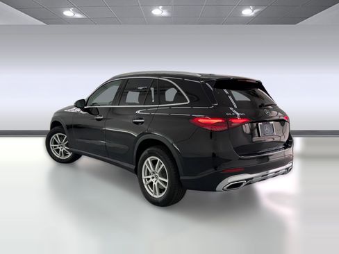 Used 2023 Mercedes-Benz GLC 300 4MATIC image 3