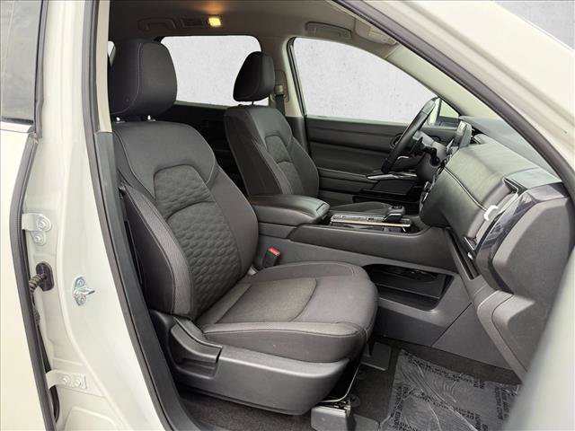 Used 2024 Nissan Pathfinder SV FWD image 14