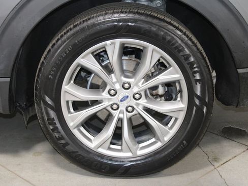 Used 2023 Ford Explorer Limited image 18