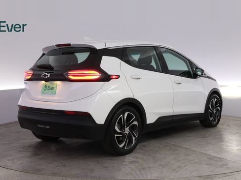 Used 2023 Chevrolet Bolt LT w/ Infotainment Package FWD image 3