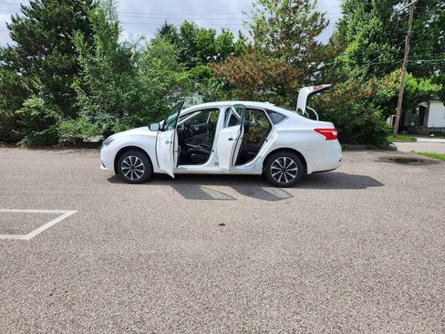 Used 2017 Nissan Sentra SV FWD image 21