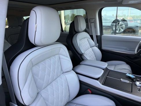 New 2026 Lincoln Navigator Black Label image 19