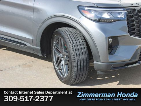 Used 2025 Ford Explorer ST-Line w/ ST-Line Street Pack image 21