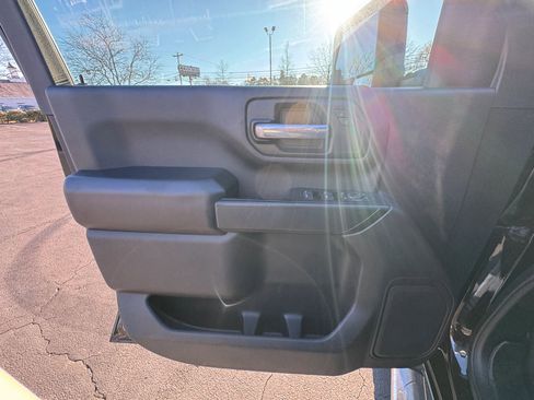 Used 2021 Chevrolet Silverado 2500 Custom w/ Custom Value Package image 16