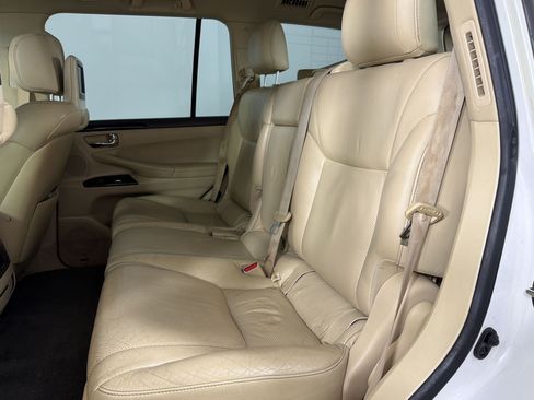 Used 2014 Lexus LX 570 4WD image 25