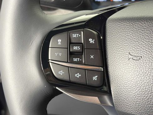 Used 2025 Ford Explorer Platinum image 26