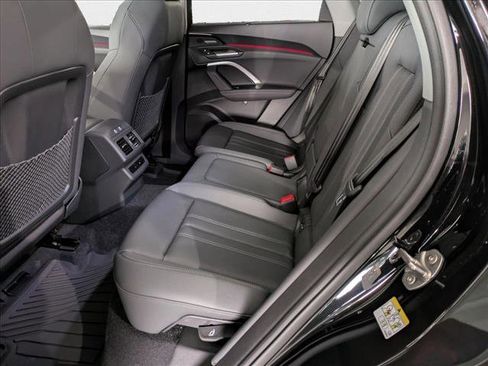 New 2025 Audi Q5 Premium Plus image 17