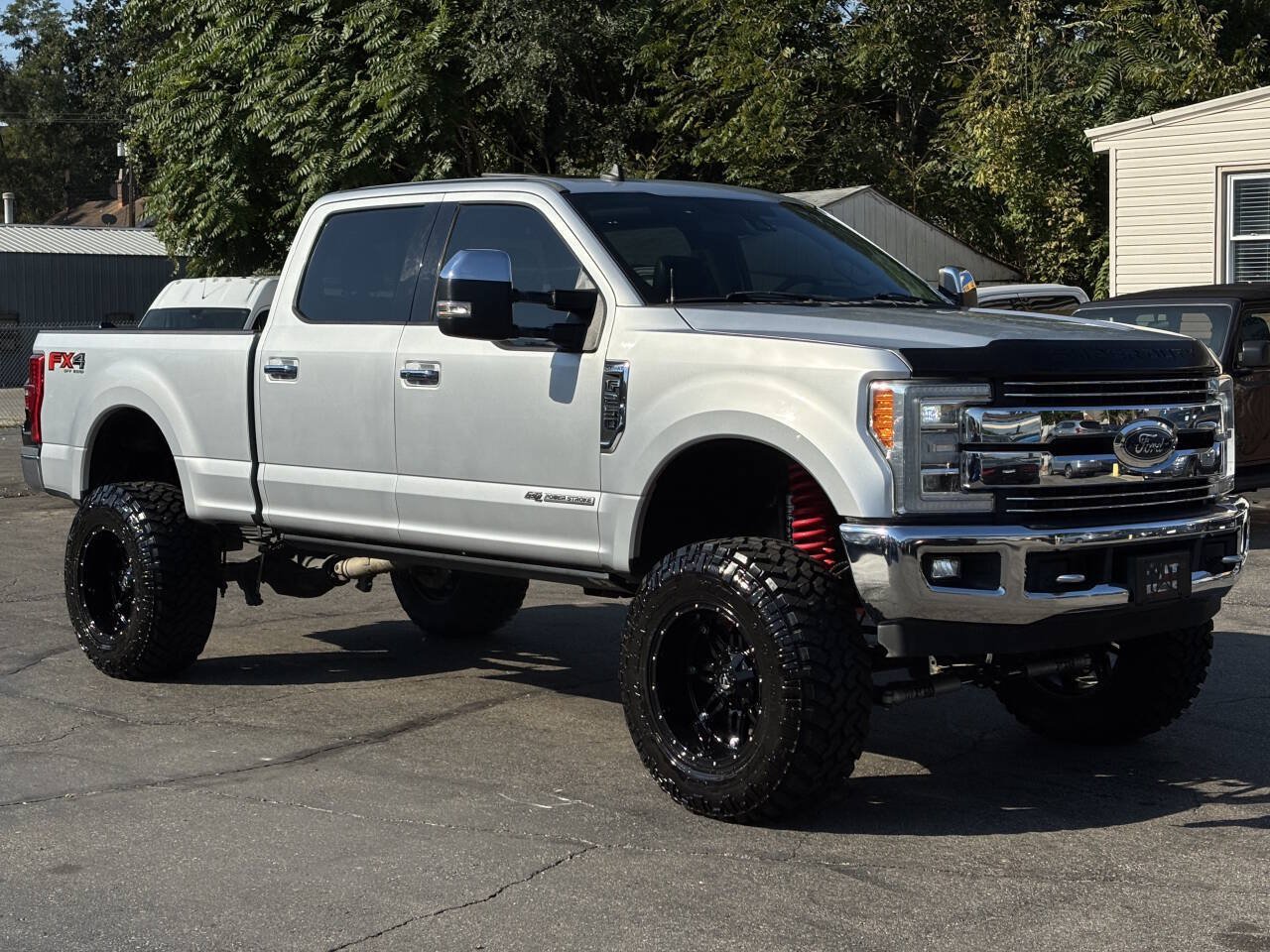 Used 2019 Ford F250 Lariat w/ Lariat Ultimate Package AWD/4WD image 2