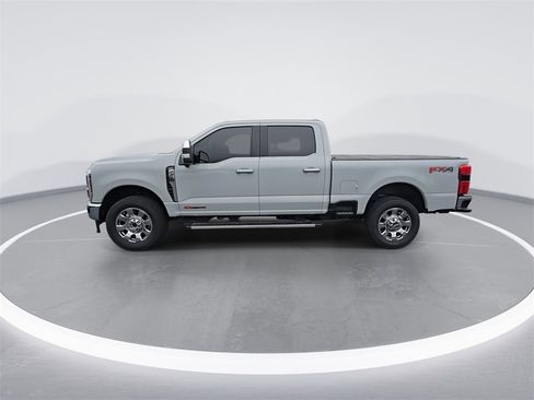 Used 2025 Ford F250 Lariat w/ Chrome Package image 5
