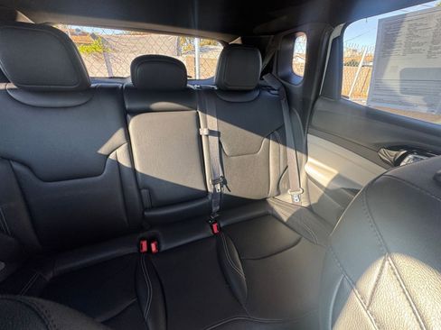 Used 2025 Jeep Compass Limited image 37