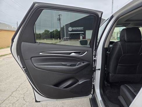 Used 2019 Buick Enclave Avenir w/ Avenir Technology Package FWD image 6