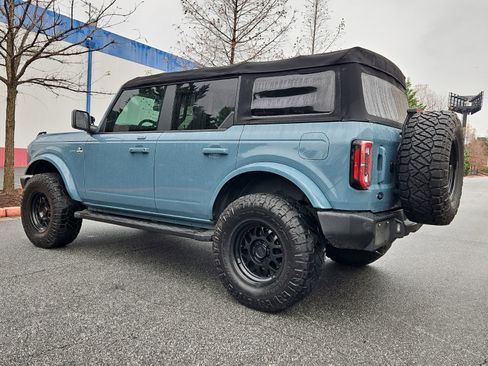 Used 2022 Ford Bronco Outer Banks image 9