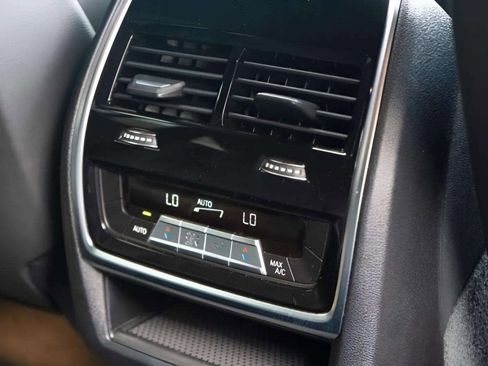 Used 2021 BMW X6 xDrive40i w/ M Sport Package image 49