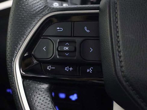 Used 2023 Toyota Tundra Limited image 36