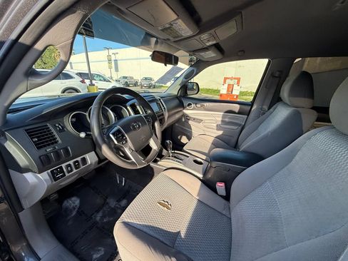 Used 2015 Toyota Tacoma PreRunner w/ SR5 Package image 11