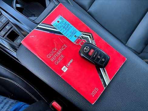 Used 2025 Toyota Camry SE image 11