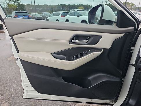 Used 2023 Nissan Rogue SV w/ SV Premium B Package image 29