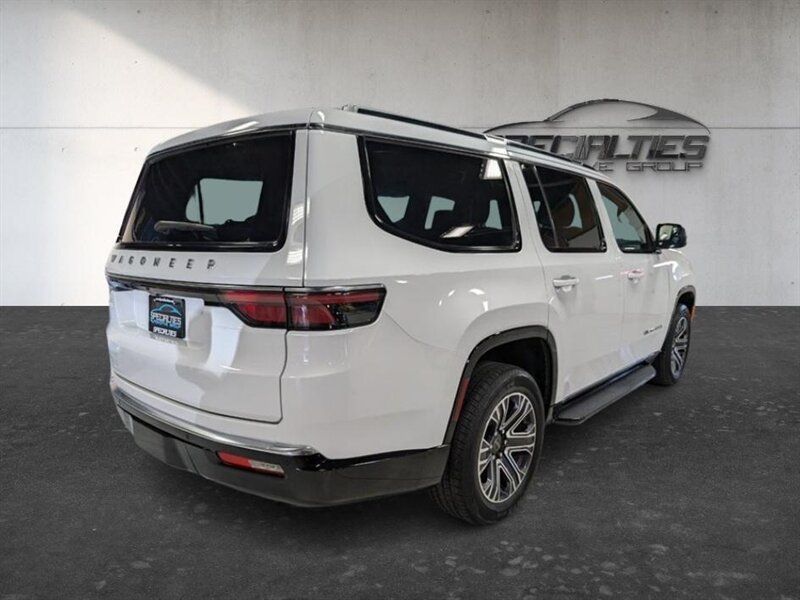 Used 2025 Jeep Wagoneer Series II w/ 8-Passenger Seating Package AWD/4WD image 10